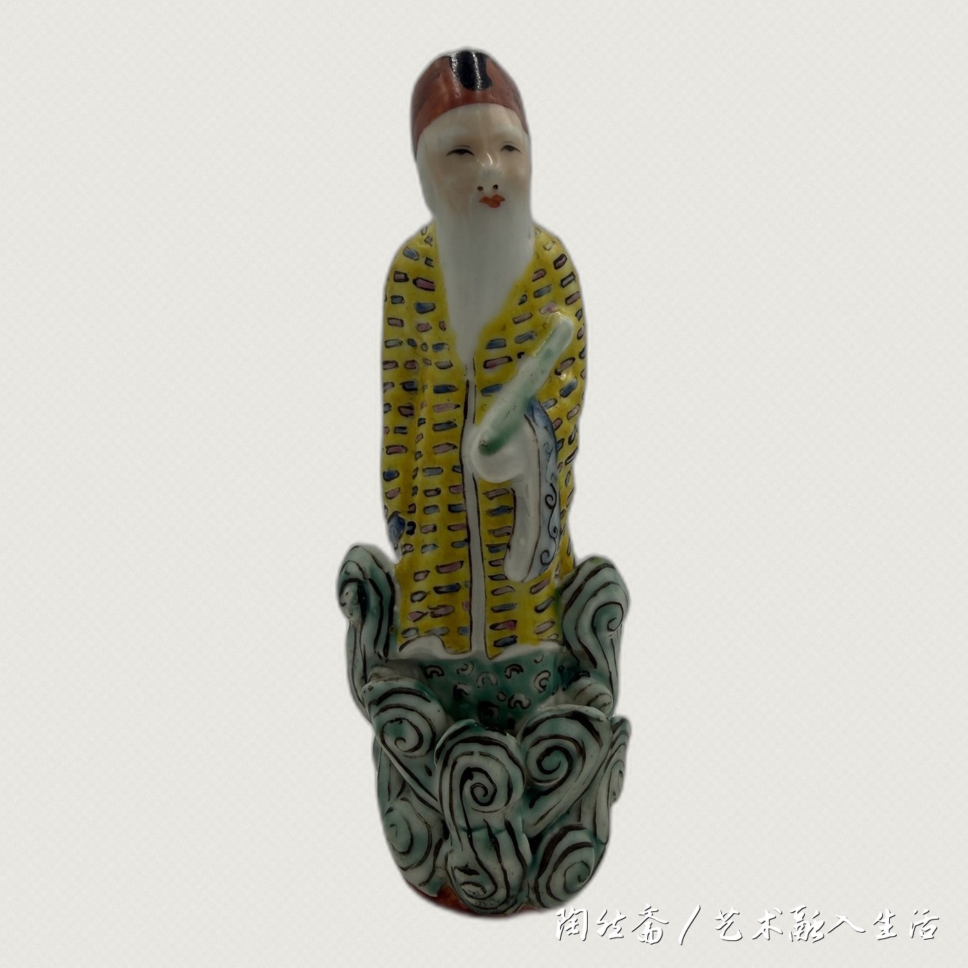 张果老造像正面全身,黄袍点子纹、云座齐全